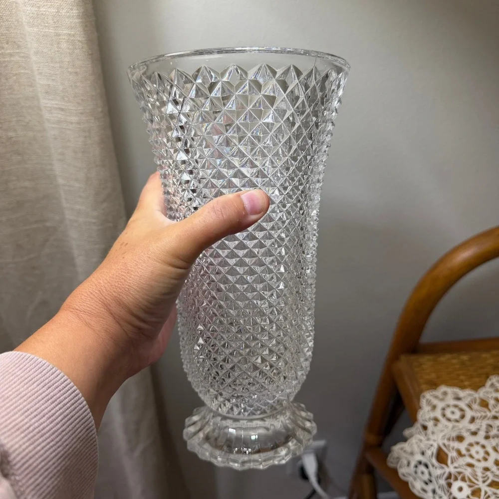 Vintage Glass Wexford Diamond Point Swirl Pedestal Vase Clear 10 In